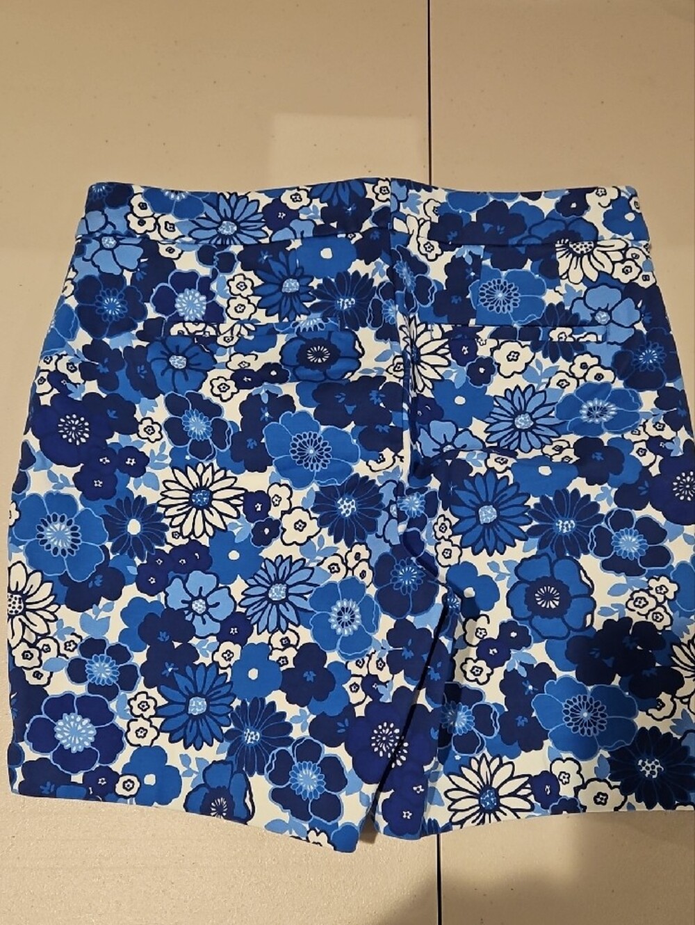 Boden Blue Multi Floral Shorts 0120 - Picture 2 of 6